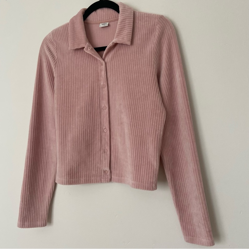 Aritzia Ribbed Button-Down Shirt Jacket in Light Pink